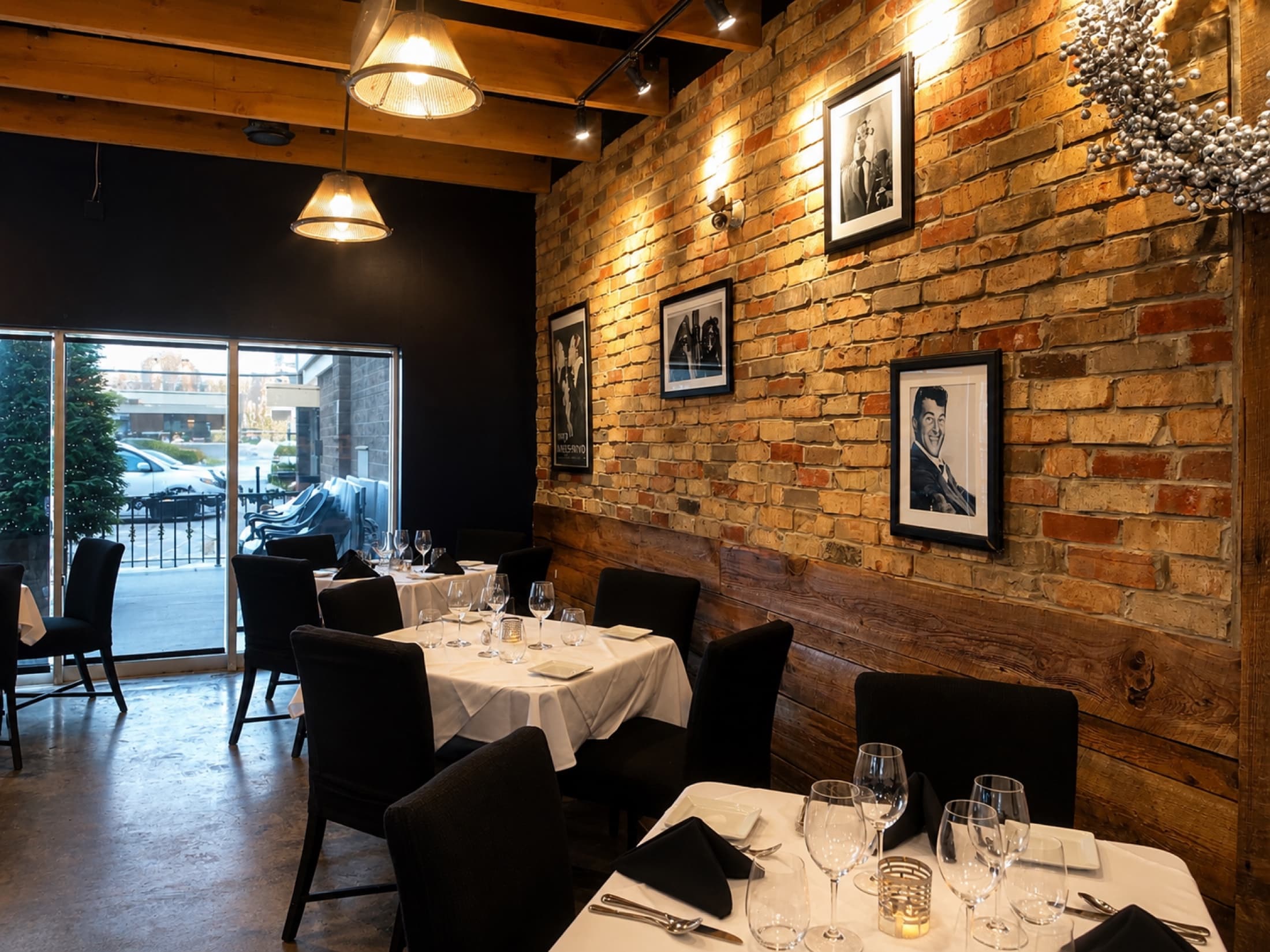 The Cucina Da Vito dining room
